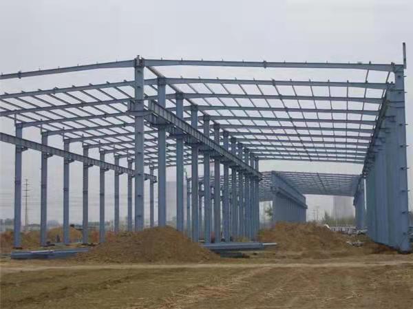 鋼結構的主要特征抗風(fēng)力型鋼結構工程建筑重量較輕、強度大、總體剛度好、形變能力強
